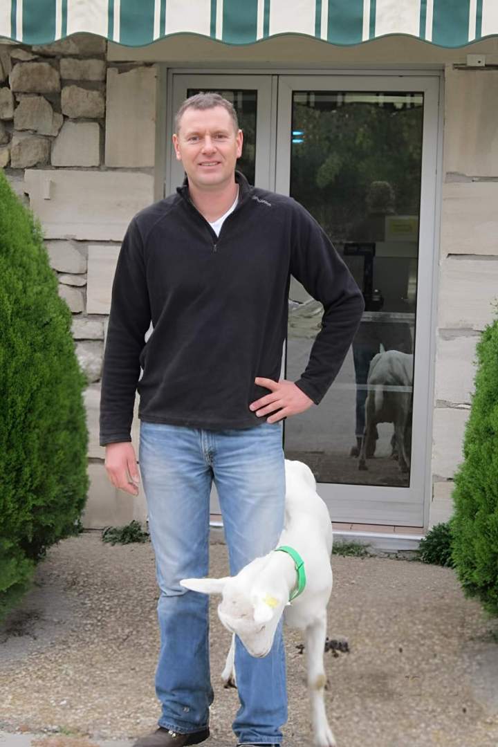 Éleveur de chèvre Saint-Jean-de-Maruéjols-et-Avéjan